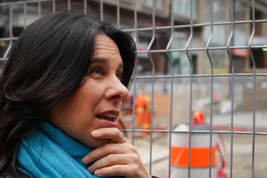 Valérie Plante s'effondre sur la rue Sainte-Catherine