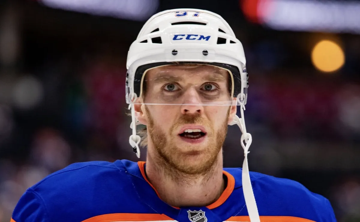 Connor McDavid sous les feux : la LNH piégée dans l’eau chaude