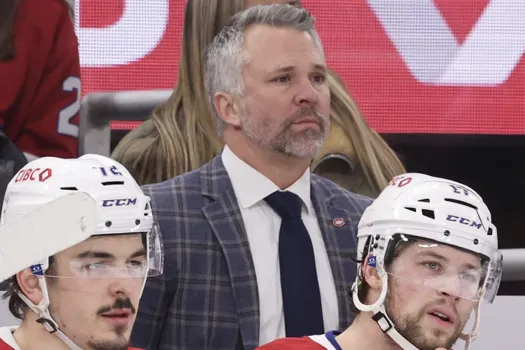 Martin St-Louis s’emporte devant les journalistes : une attitude sans pitié