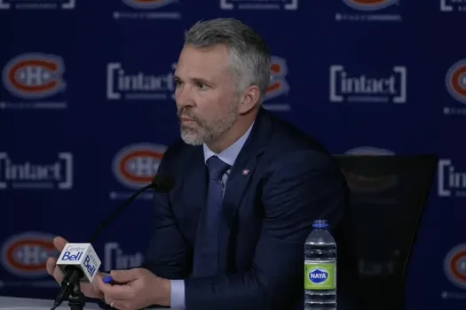 Moment émouvant dans la salle de presse: Martin St-Louis donne la chair de poule