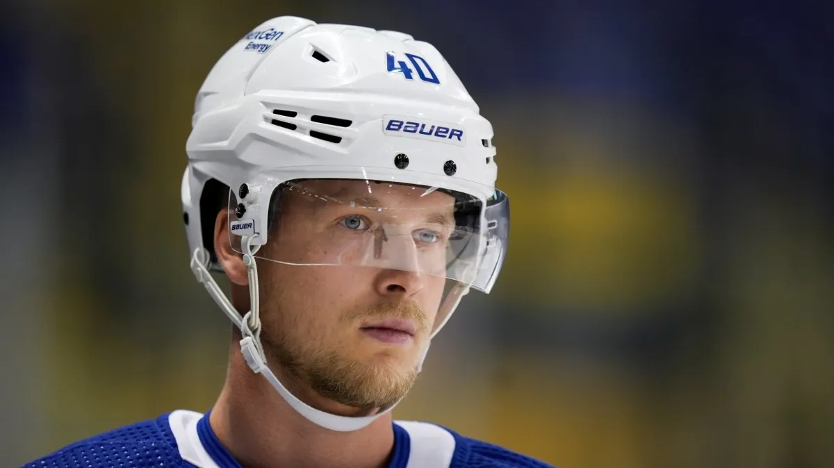 Crise à Vancouver: Elias Pettersson ne peut passer par Montréal