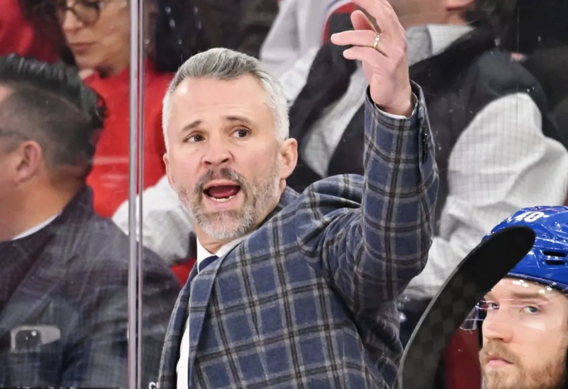 Martin St-Louis en plein naufrage : le vestiaire du CH s’effondre