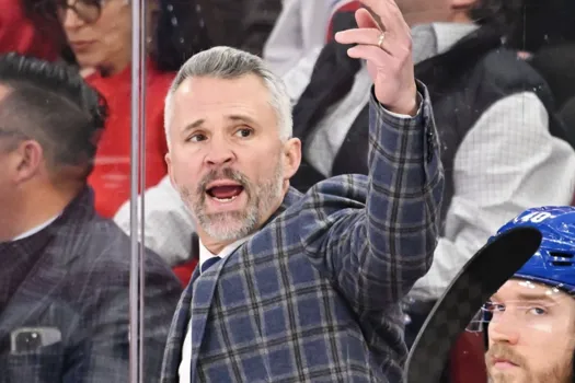 Martin St-Louis en plein naufrage : le vestiaire du CH s’effondre