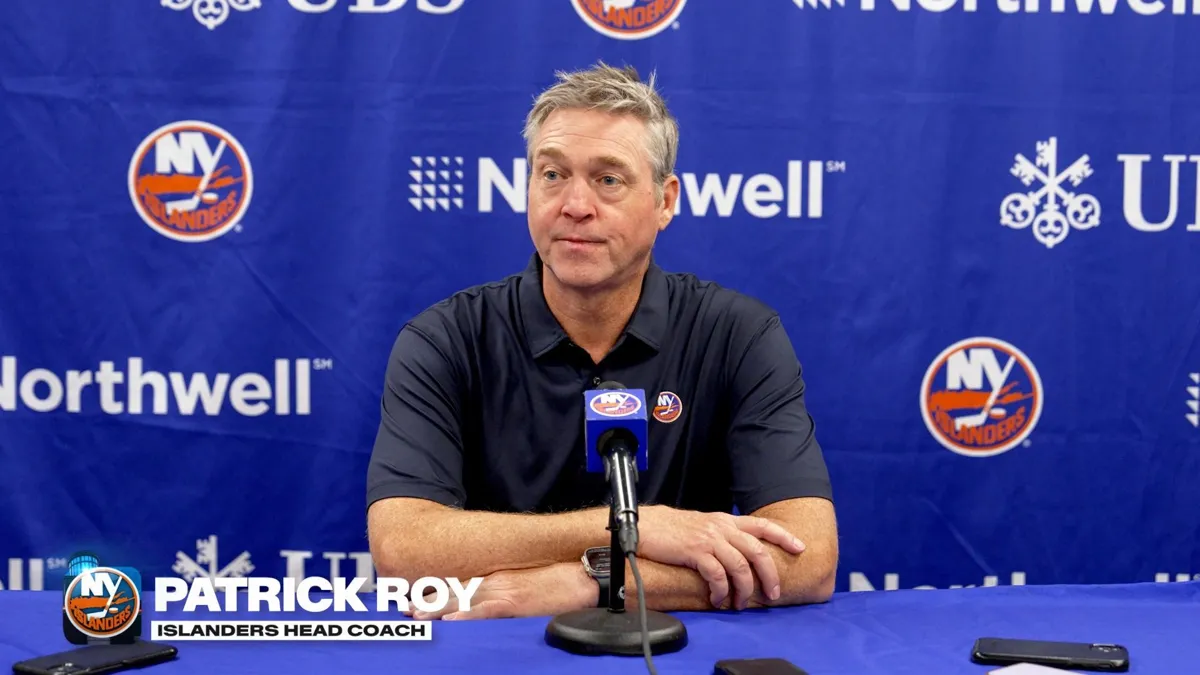 Patrick Roy perd la tête à Long Island