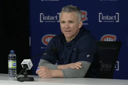 Frissons dans la salle de presse: Martin St-Louis livre le discours de l'année