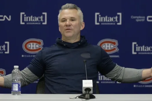 Pas de pitié dans la salle de presse: Martin St-Louis envoie promener deux journalistes