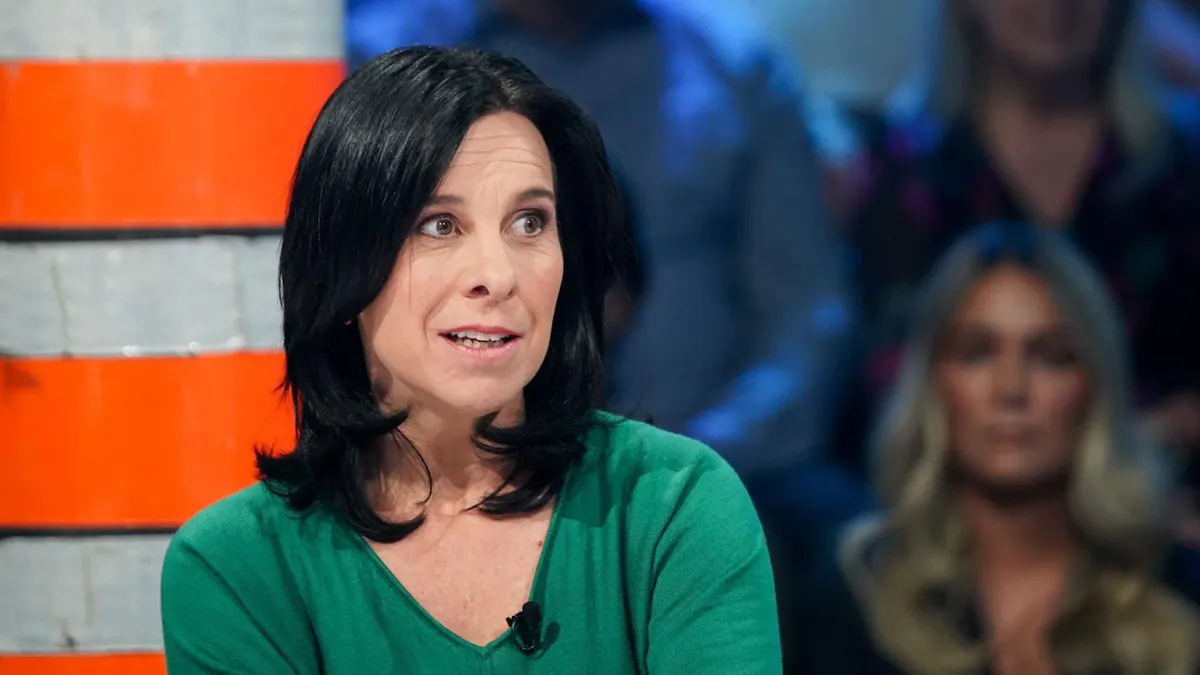 Commotion à Montréal: Valérie Plante vire orange