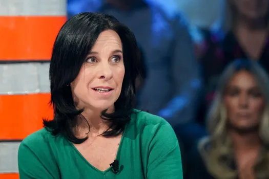 Commotion à Montréal: Valérie Plante vire orange