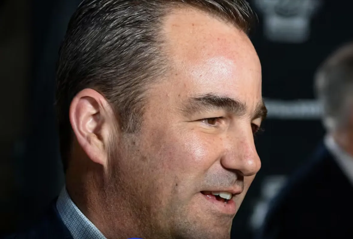 Signature à Montréal: Geoff Molson alerte la LNH