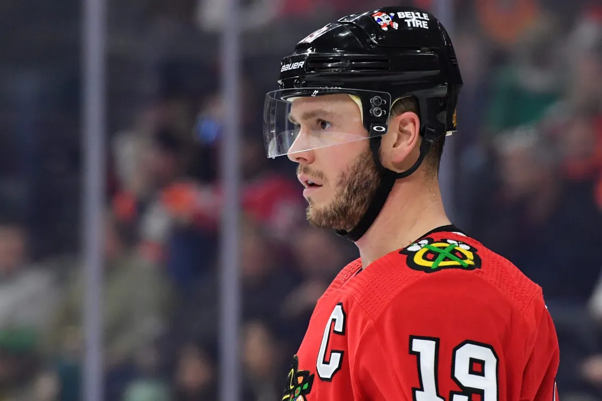 Excitation à Montréal: Jonathan Toews se rapproche du Canadien