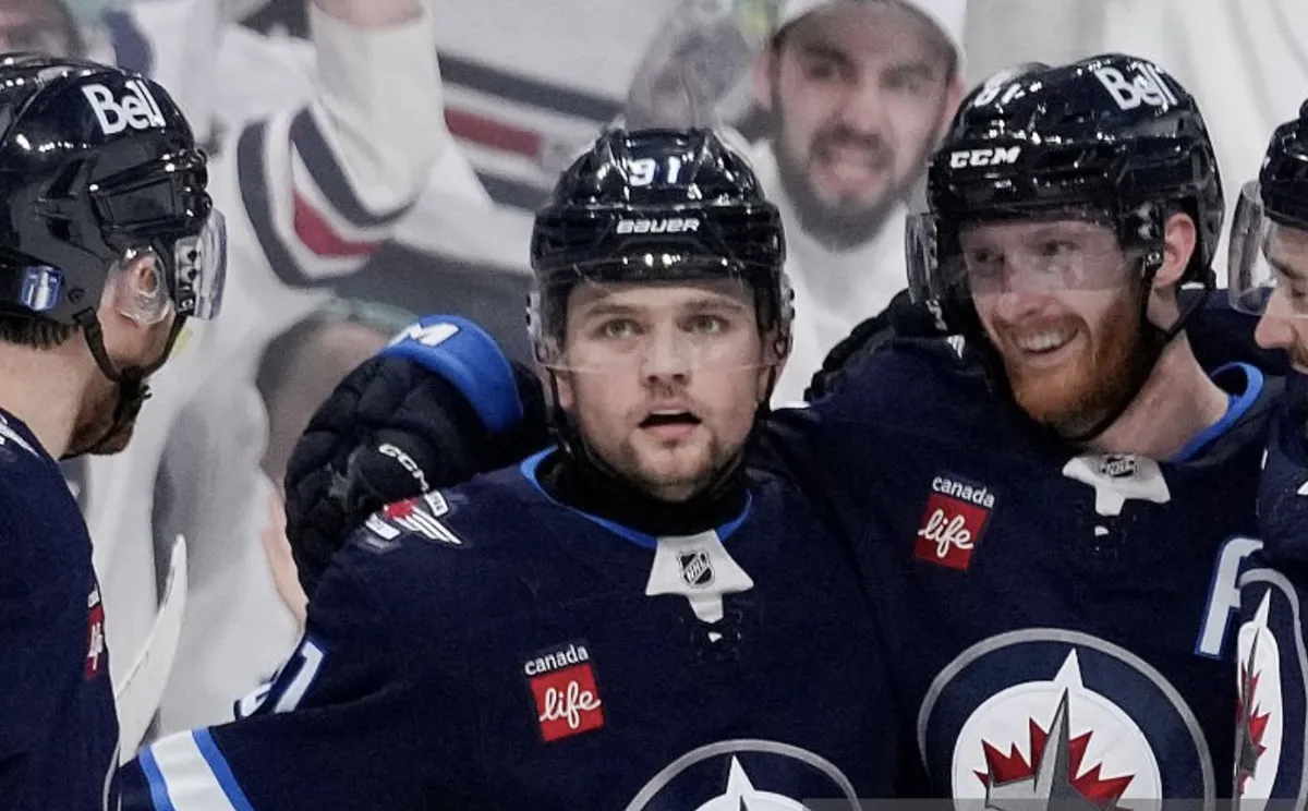 Frissons dans le dos garantis : Cole Perfetti ressuscite les Jets à 1.6 secondes de la fin