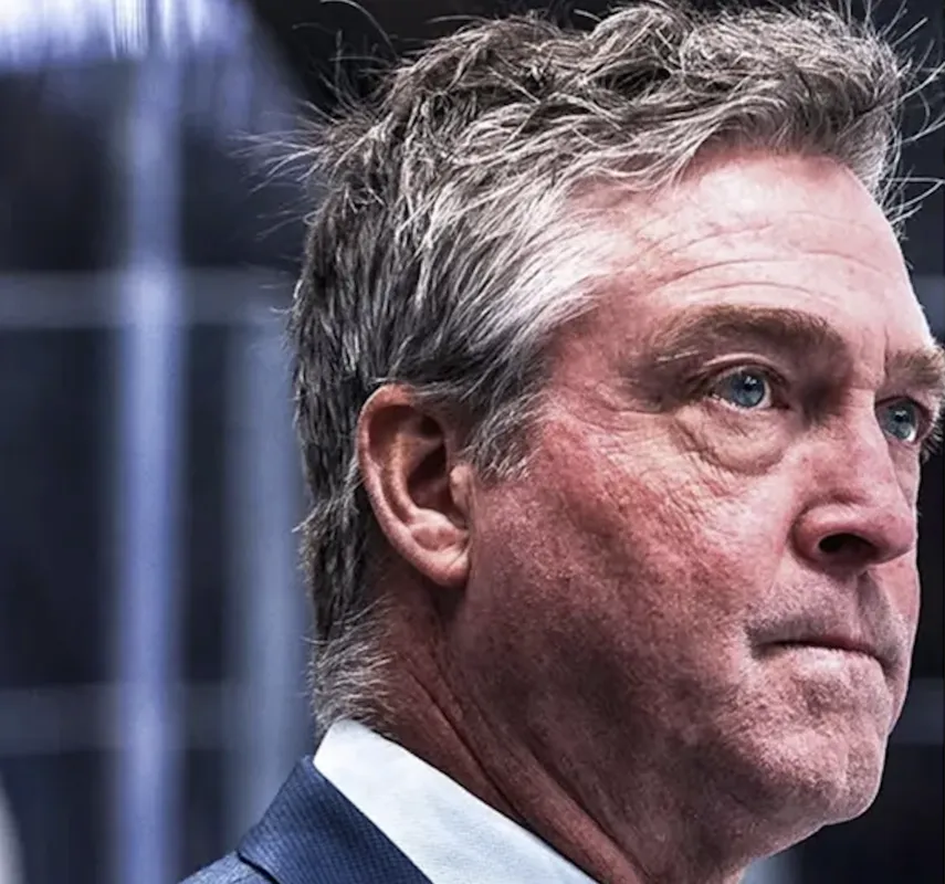 Une nuit agitée pour Patrick Roy: Québec décidera de sa sentence