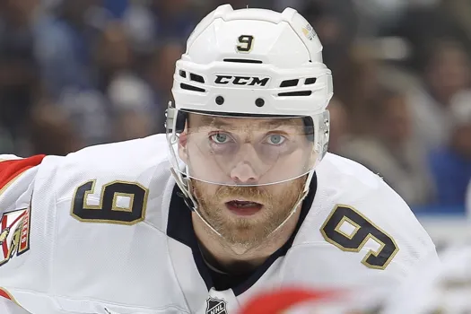 6,3M$ pour Sam Bennett : Kent Hughes va plier les genoux