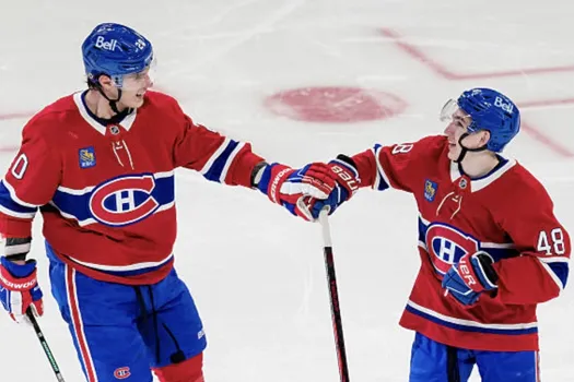 64 millions pour Lane Hutson : Slafkovsky a de quoi ravaler sa fierté