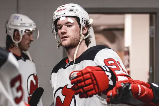 Dawson Mercer largué par les Devils : Montréal sur le dossier