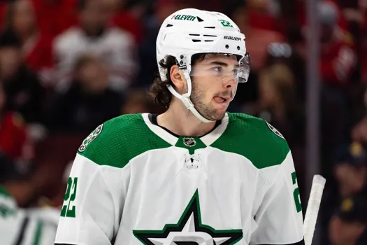 Mavrik Bourque à Montréal: Sidney Crosby tassé