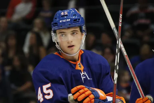 Noah Dobson à Montréal: la Gazette ouvre la porte