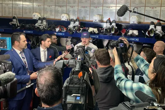 Revirement de situation dans la chambre: Arber Xhekaj lance un message à Martin St-Louis