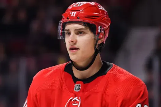 Sebastian Aho à Montréal: le DG des Hurricanes perd patience