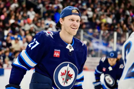 Signature à Montréal: le meilleur ami de Patrik Laine rêve à Montréal