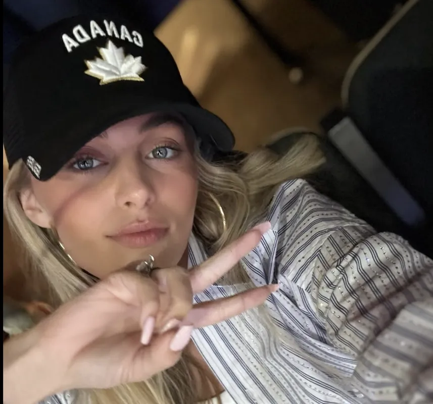 Bombe amoureuse à Montréal: la fiancée de Noah Dobson fait jaser