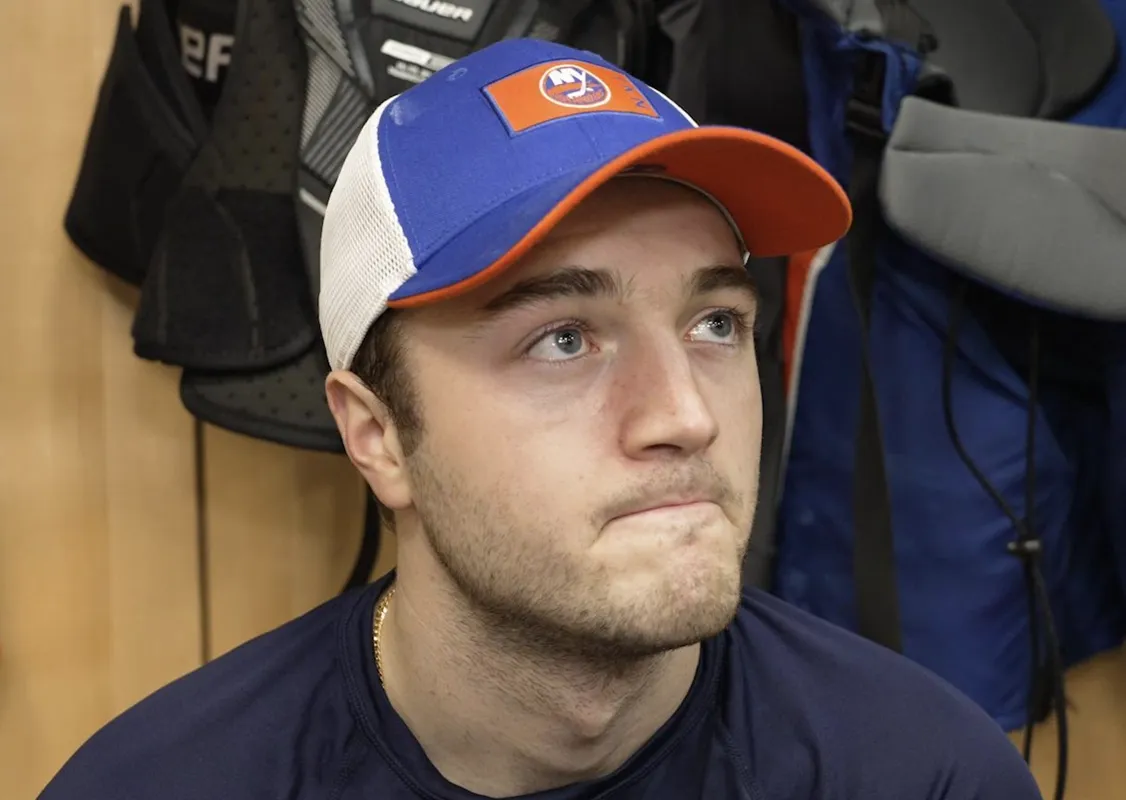 Bombe sportive à Montréal: le CH finaliste pour Noah Dobson