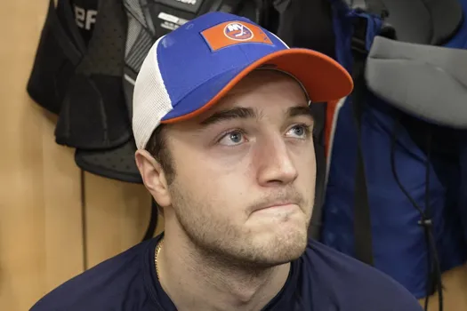 Bombe sportive à Montréal: le CH finaliste pour Noah Dobson