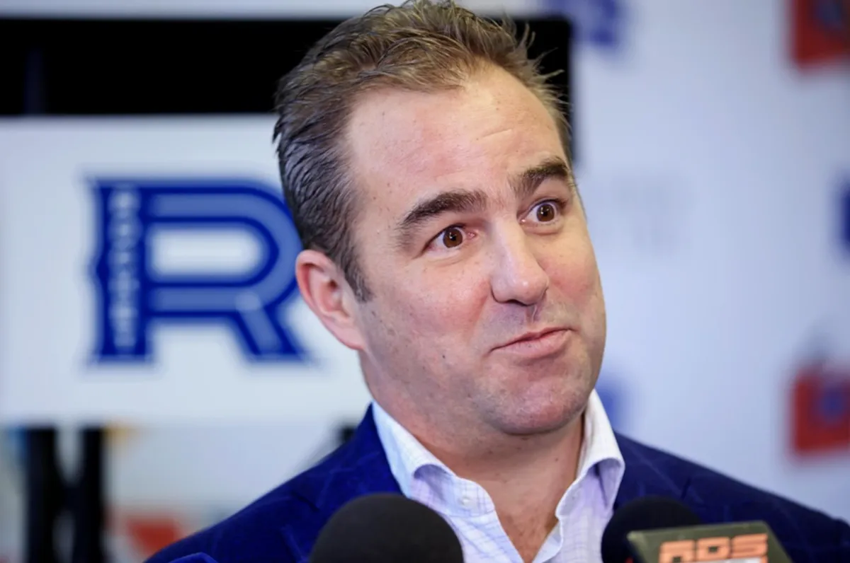 Le passé revient hanter Geoff Molson : un ancien joueur du Canadien commet un acte criminel filmé