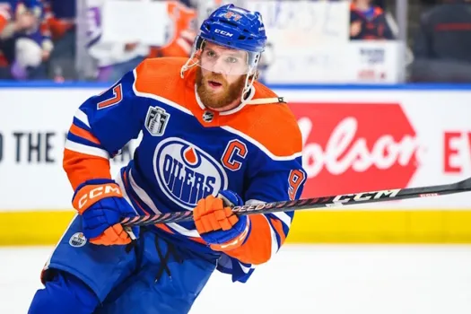 Déclaré non-coupable: Connor McDavid perd patience