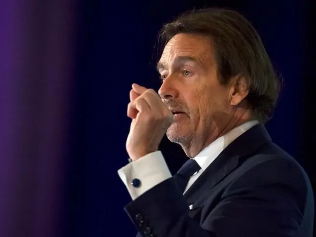 1,26 milliard de dollars: Pierre-Karl Péladeau refuse « le cash »