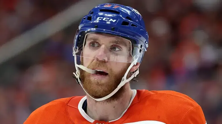 50 millions de dollars: Connor McDavid se fait avoir
