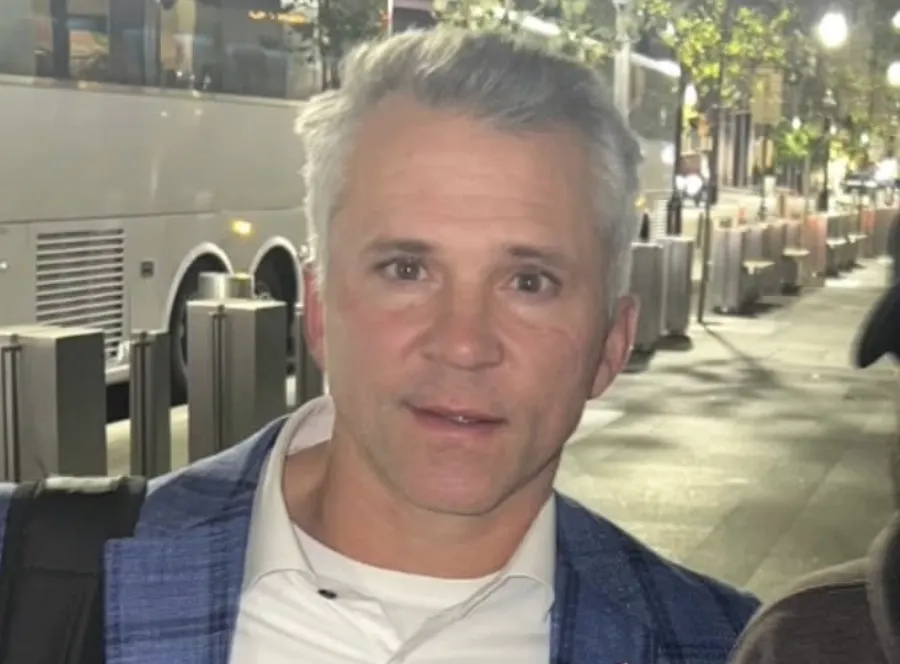 Phénomène rare : Martin St-Louis brise son image d’entraîneur devant tout le monde