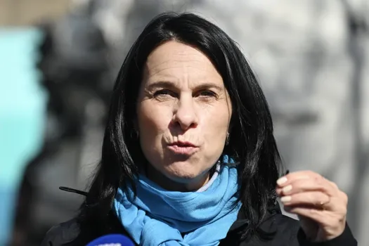 Crise à Saint-Lambert: Valérie Plante épargnée in extremis