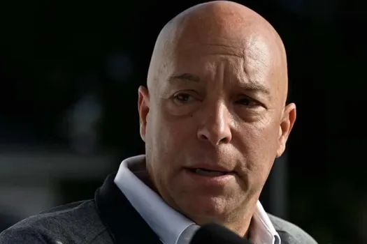 Crise majeure dans le monde du hockey: Kent Hughes réplique