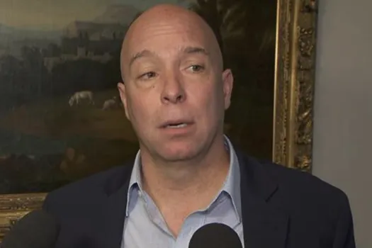 Douche froide : le plan de reconstruction de Kent Hughes menacé de s’écrouler