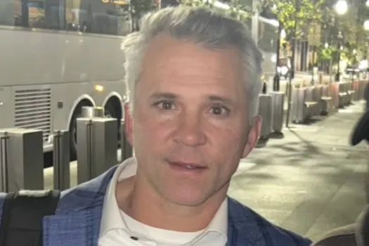 Phénomène rare : Martin St-Louis brise son image d’entraîneur devant tout le monde