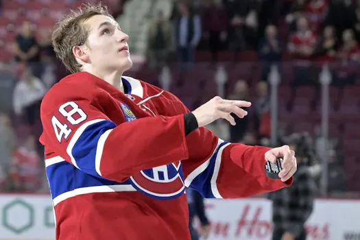 Propos inacceptables du DG: Lane Hutson voit rouge