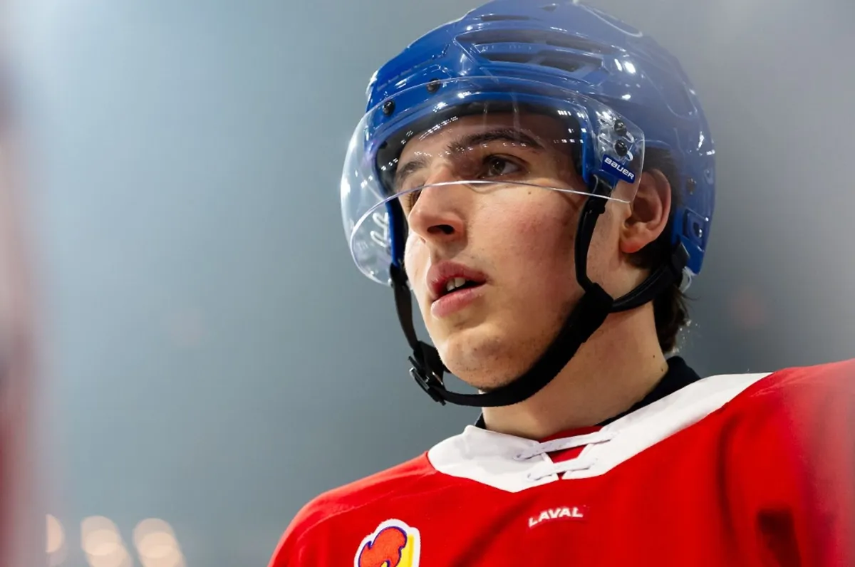 Consternation au Centre Bell: David Reinbacher s'effondre sur la glace
