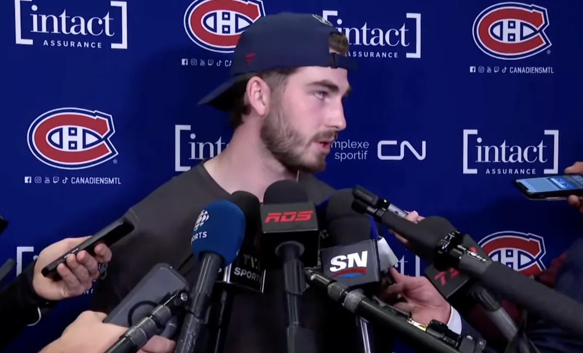 Tristesse à Brossard: Kirby Dach abattu devant les caméras