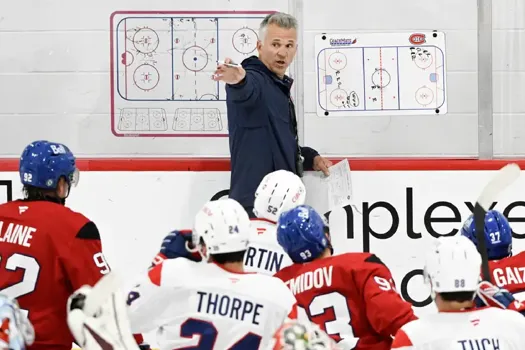 Commotion à Brossard: Martin St-Louis voit rouge