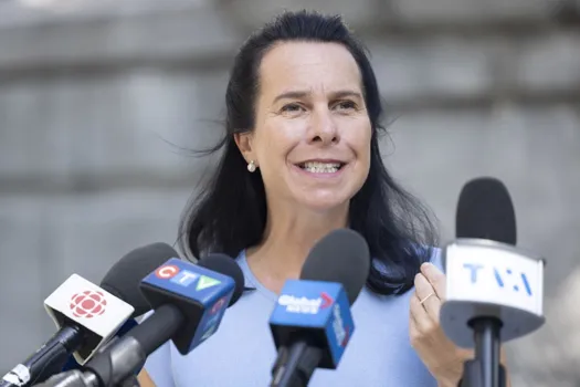 Tristesse à Montréal: Valérie Plante s'effondre à Paris