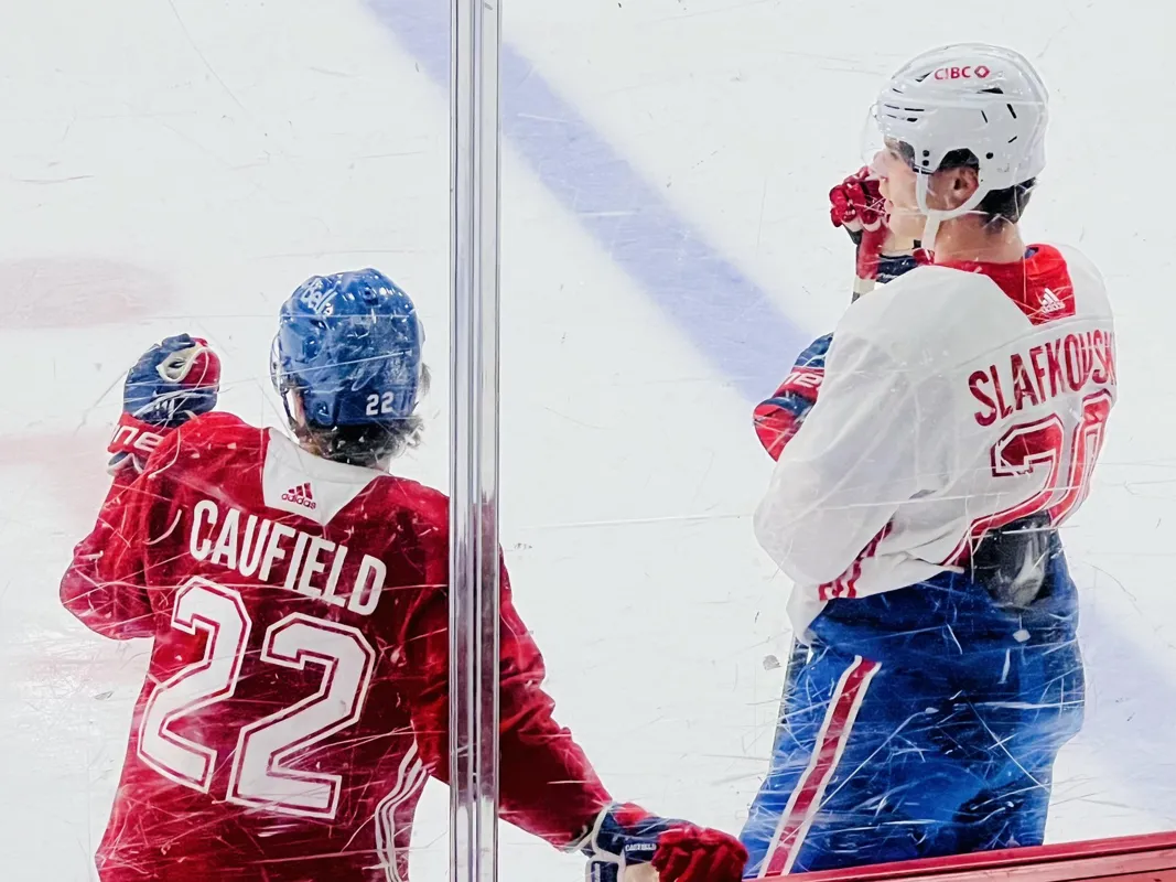 9,6 millions de dollars: Cole Caufield et Juraj Slafkovsky perdent de l'argent