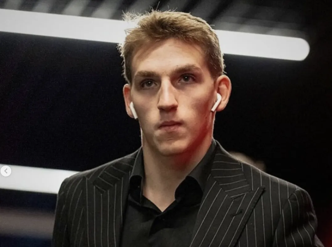 Kent Hughes l’a fait : Lane Hutson signe pour 8 ans