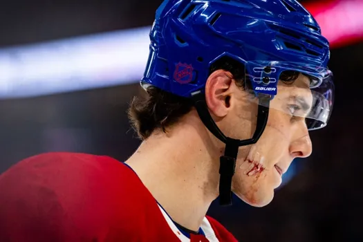 Alarme pour Juraj Slafkovsky: l'inquiétude grandit au Centre Bell