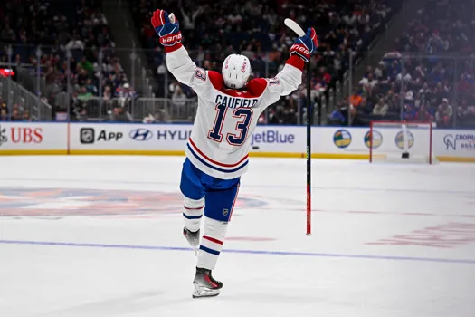 Cole Caufield écrit l'histoire: sur les traces de Guy Lafleur