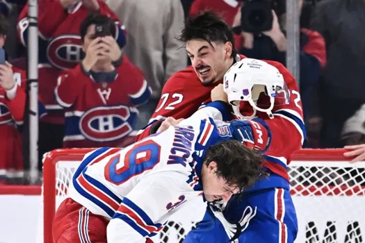 Scène tendue à Montréal : Arber Xhekaj sort les poings pour défendre Lane Hutson