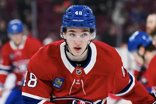 Signature refusée: Lane Hutson fait tomber Kent Hughes