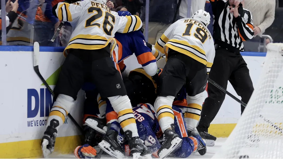 Bagarre sur la glace: Patrick Roy intervient pour Matthew Schaefer