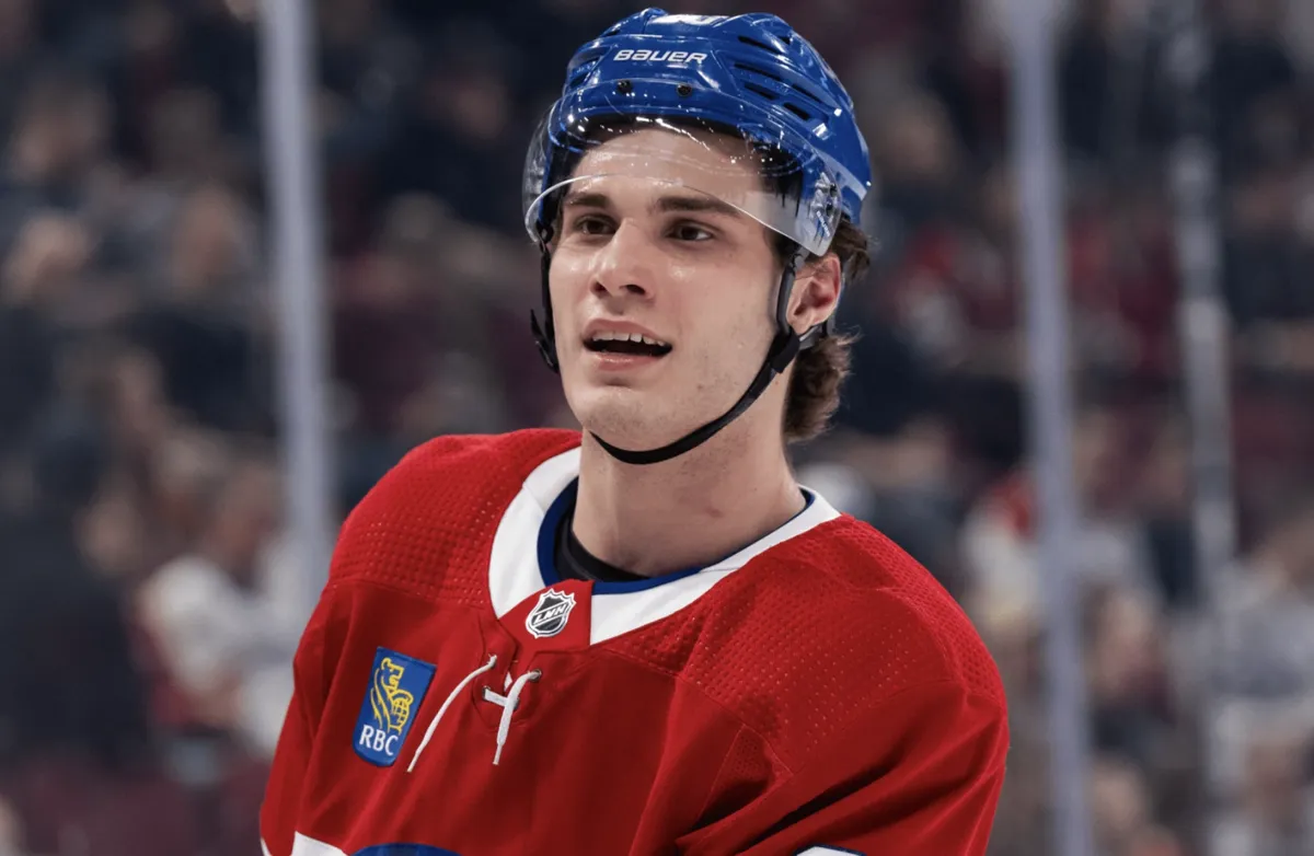 Colère de Juraj Slafkovsky sur le banc: tension à Buffalo