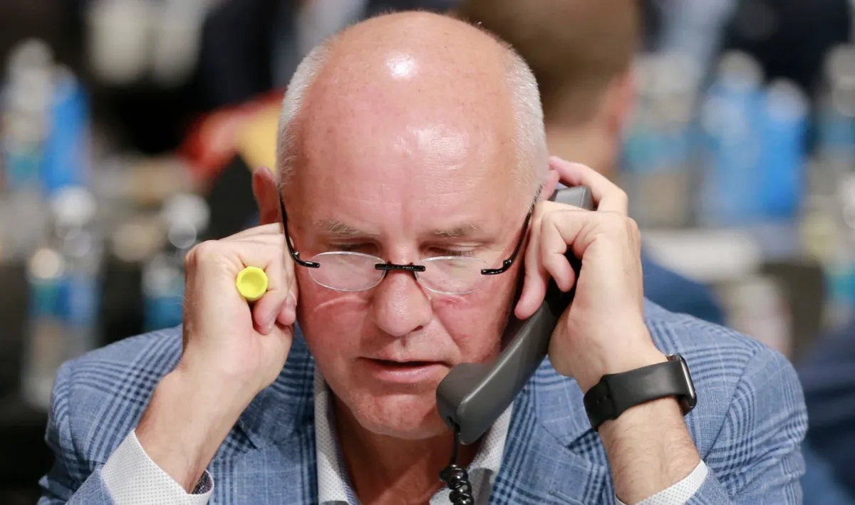 Recruteurs des Blues au Centre Bell : Doug Armstrong réclame un remboursement